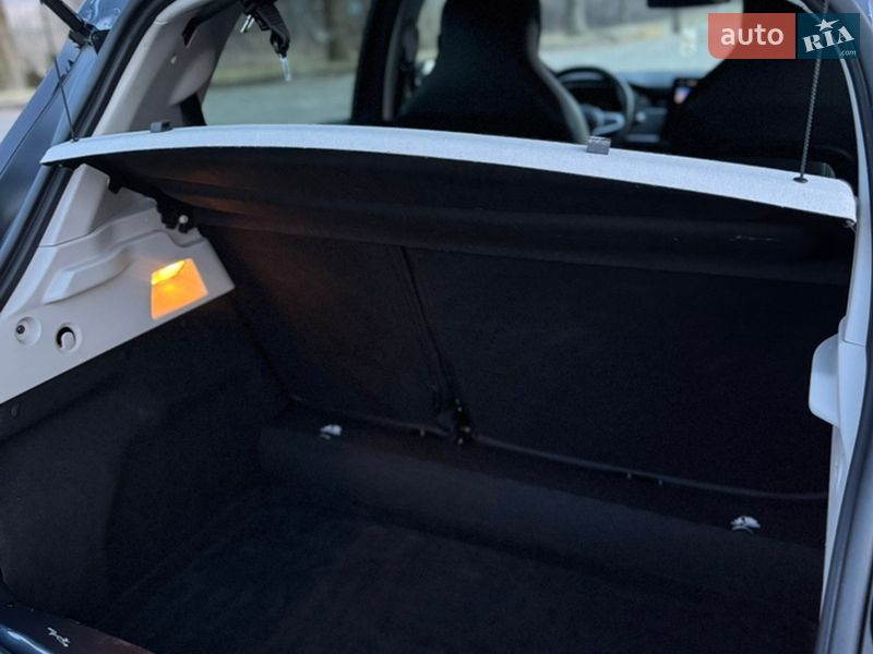 Хэтчбек Renault Zoe 2019 в Дубно фото 49 Хэтчбек Renault Zoe 2019 в Дубно