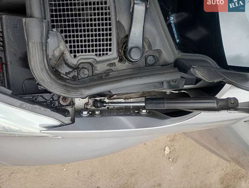 Хэтчбек Renault Zoe 2015 в Киеве фото 10 Хэтчбек Renault Zoe 2015 в Киеве