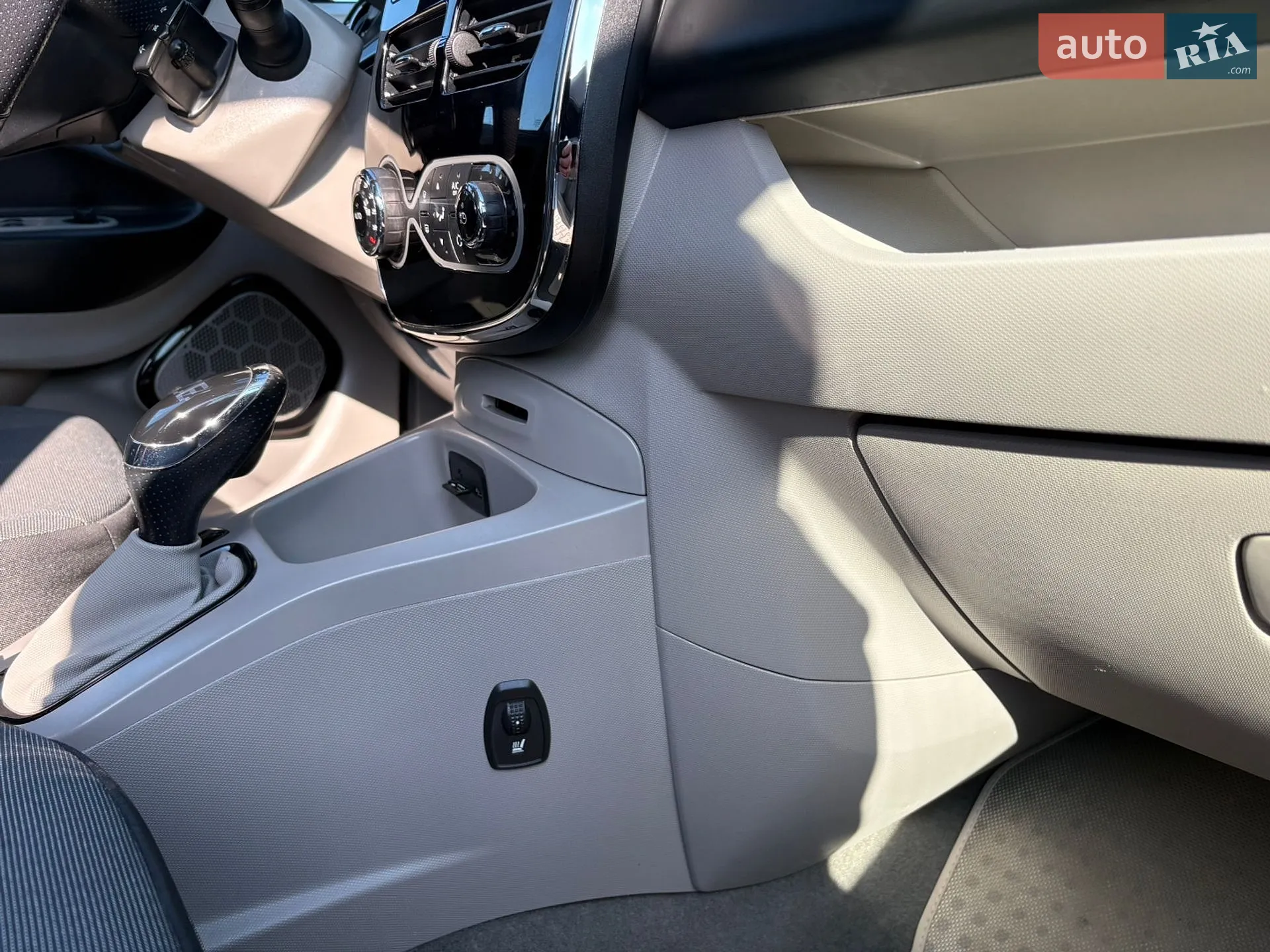 2016 Renault ZOE - мініатюра 19