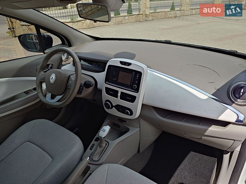 Хэтчбек Renault Zoe 2018 в Самборе