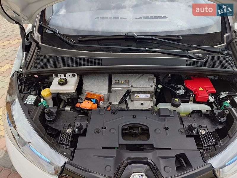 Хэтчбек Renault Zoe 2015 в Самборе