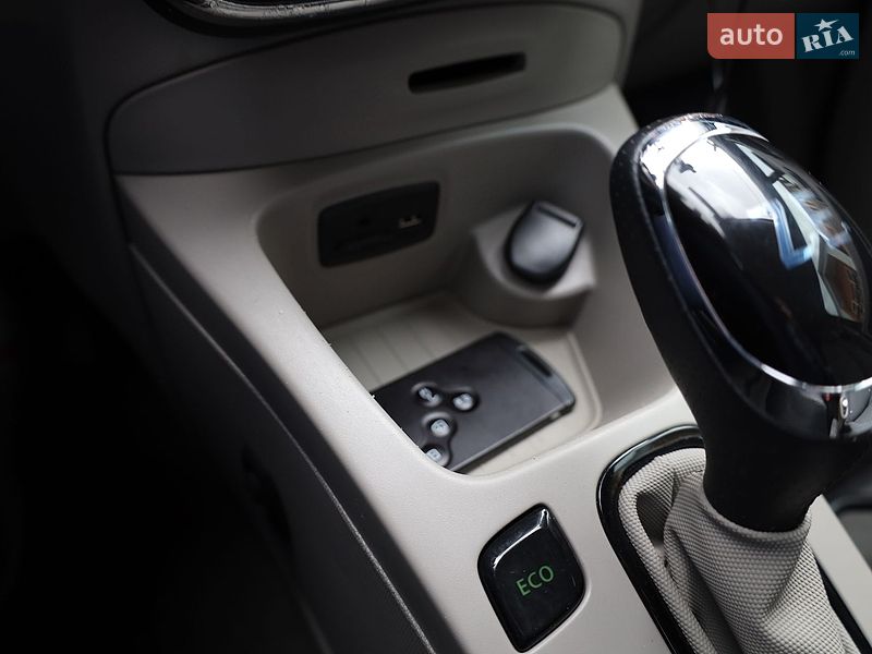 Хэтчбек Renault Zoe 2015 в Самборе