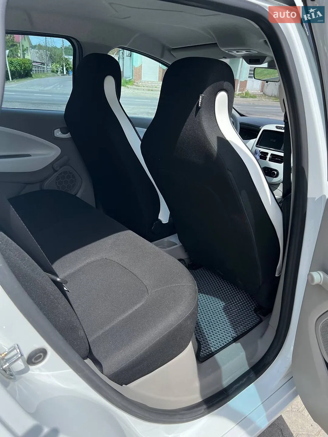 2015 Renault ZOE - мініатюра 9