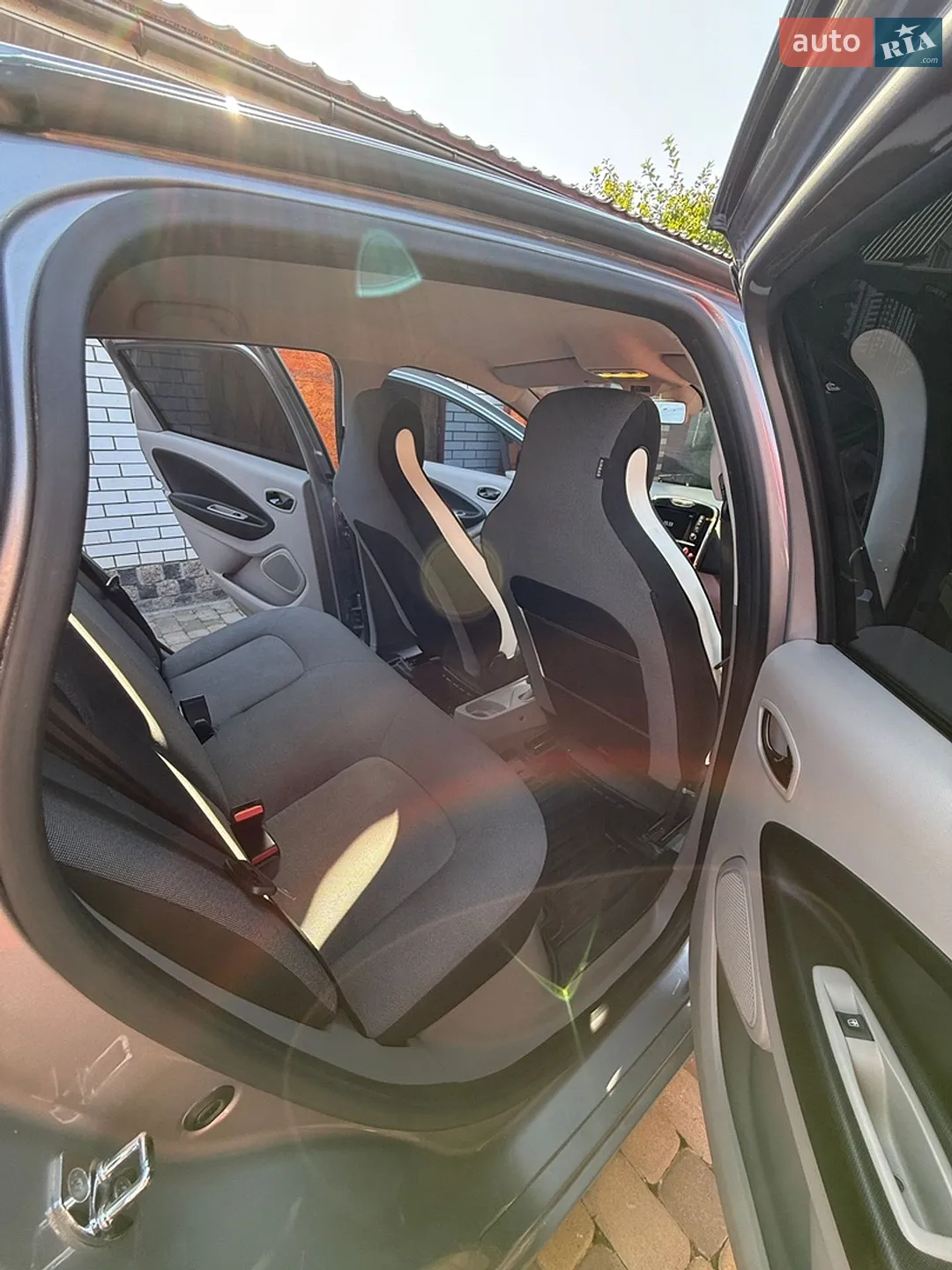 2016 Renault ZOE - мініатюра 18