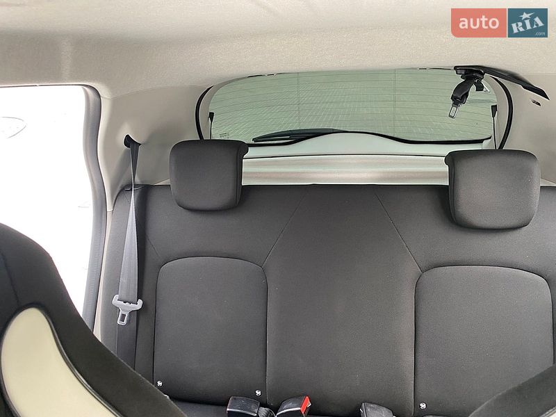 Хэтчбек Renault Zoe 2016 в Дубно