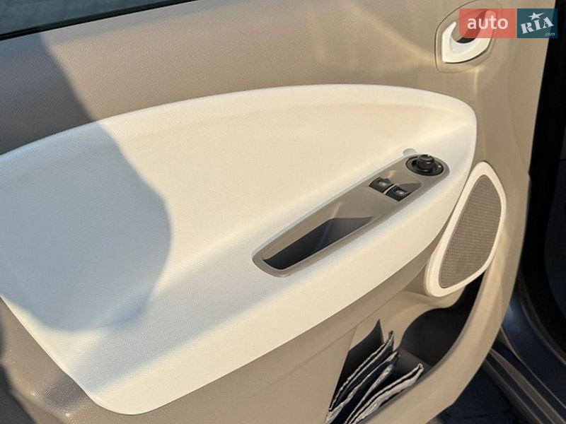 Хэтчбек Renault Zoe 2016 в Львове фото 20 Хэтчбек Renault Zoe 2016 в Львове