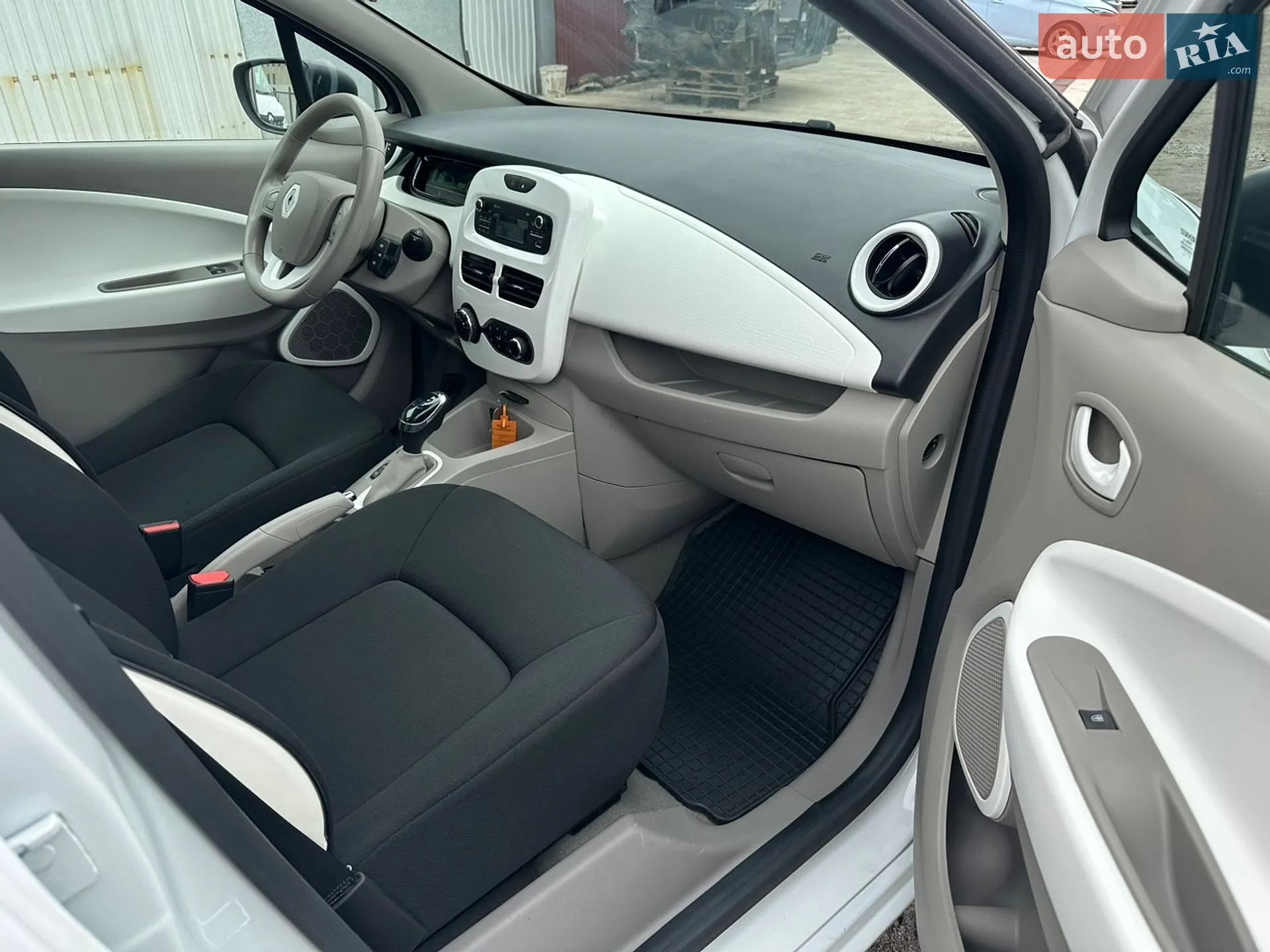 2017 Renault ZOE - мініатюра 13