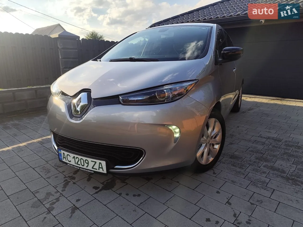 2015 Renault ZOE - мініатюра 8
