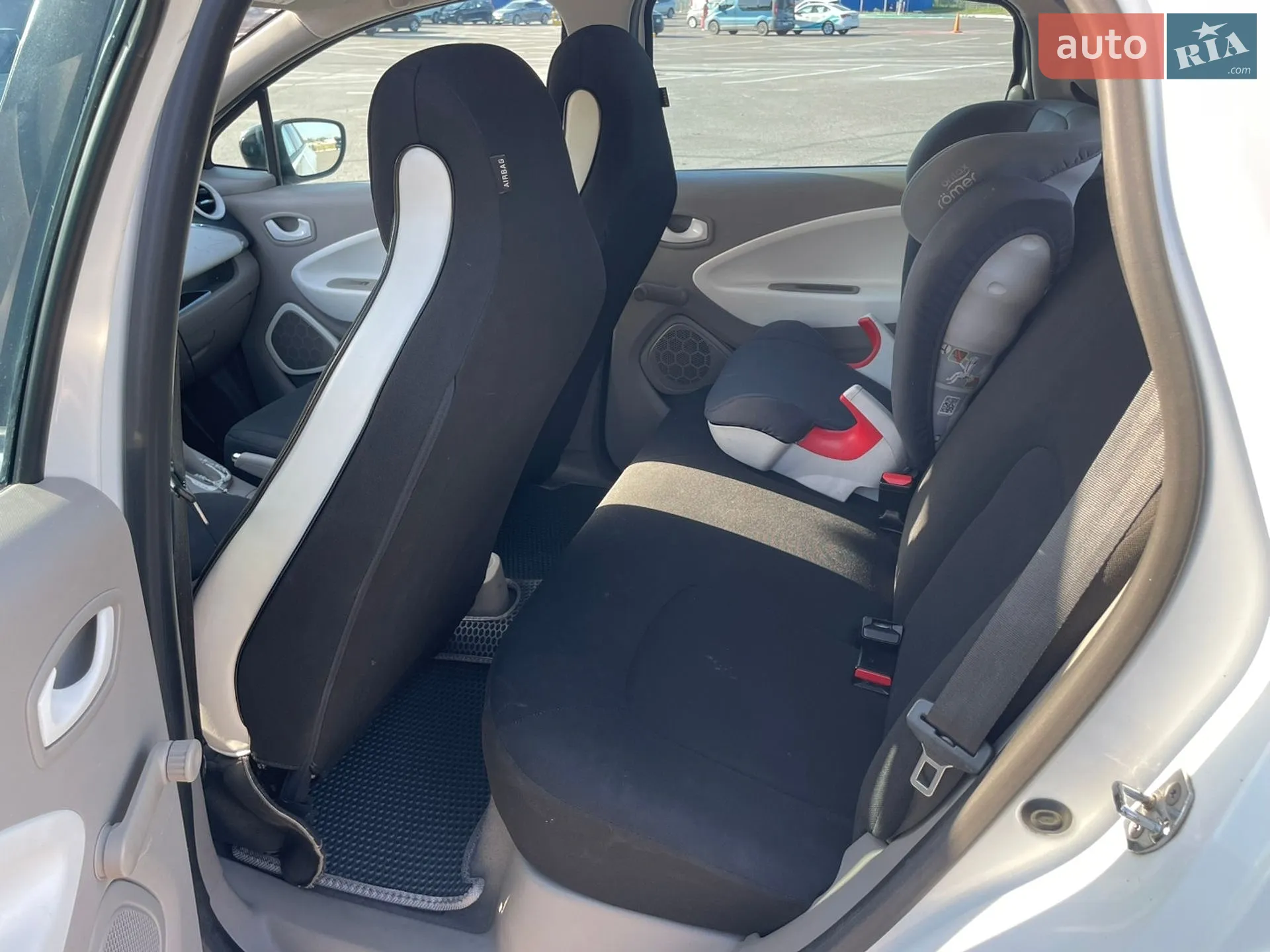 Renault Zoe 2015 VIN VF1AGVYB053683951 фото оголошення 11 з 13