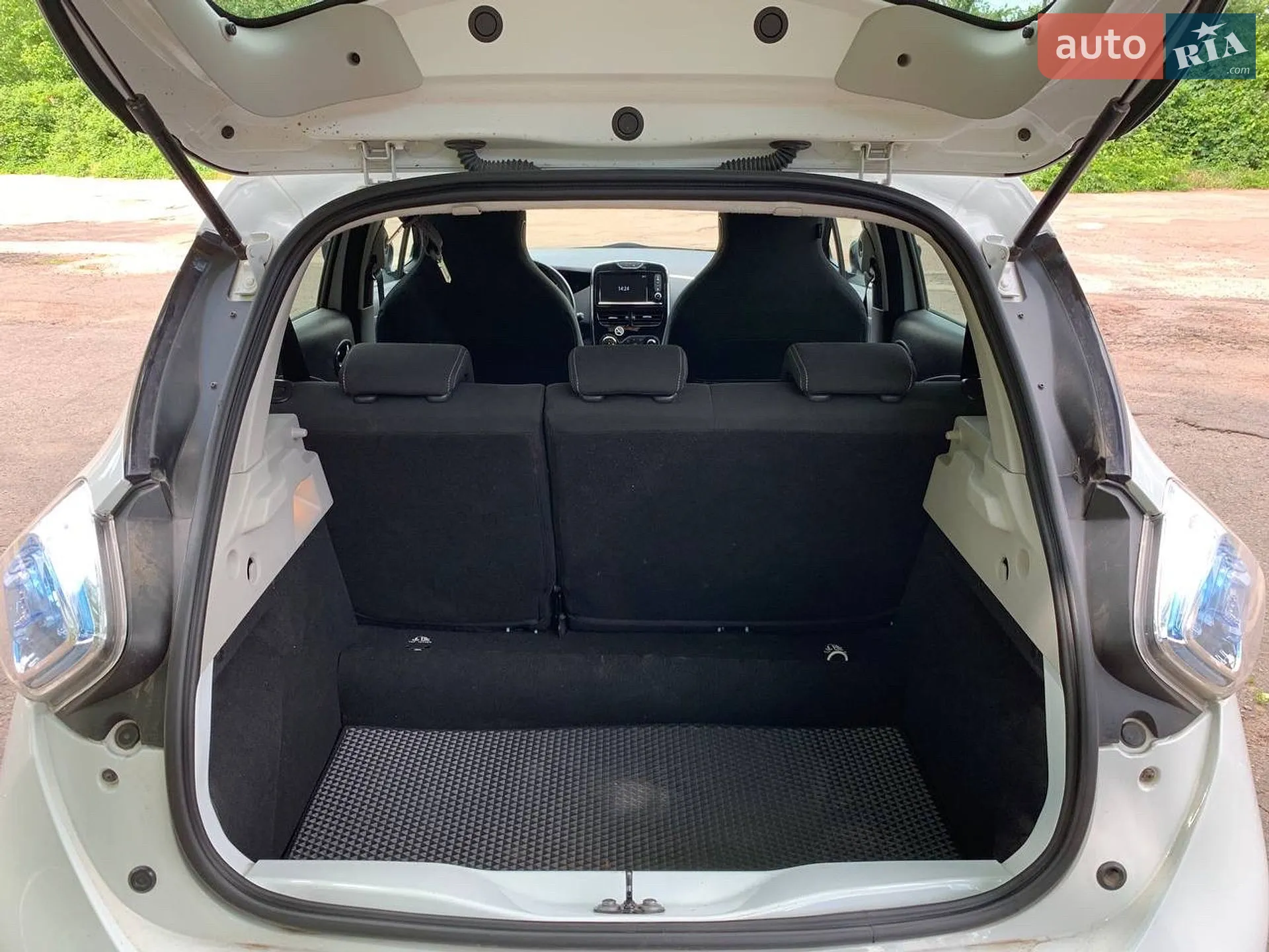 2019 Renault ZOE - мініатюра 19