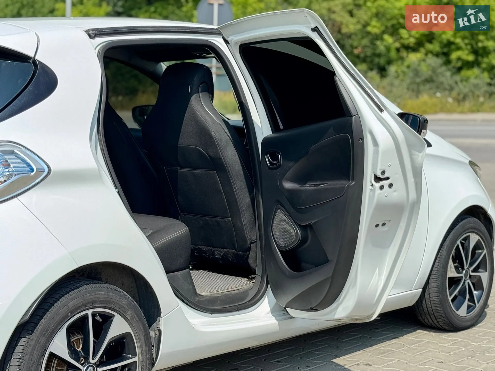 2017 Renault ZOE - мініатюра 12
