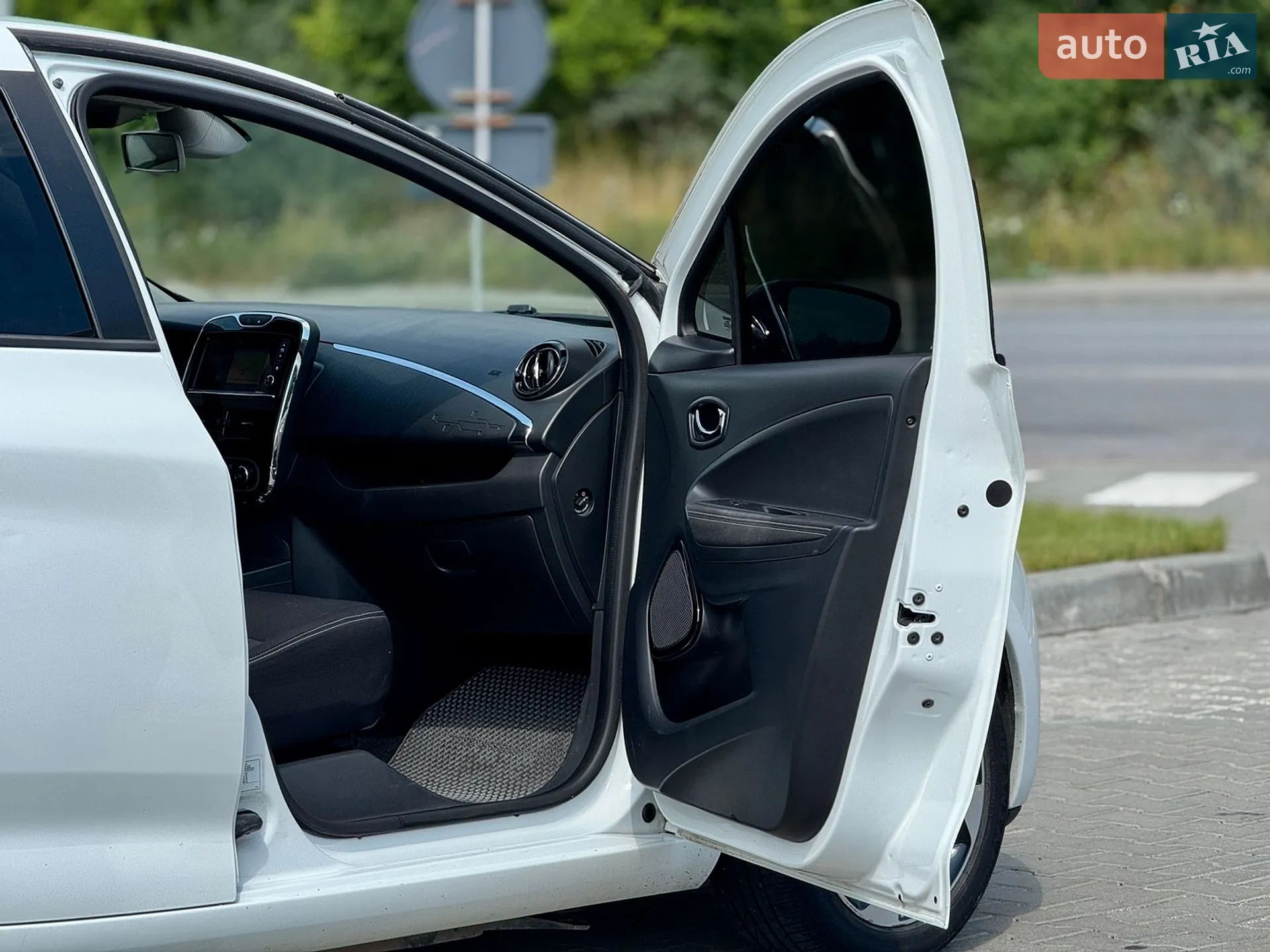 2017 Renault ZOE - мініатюра 28