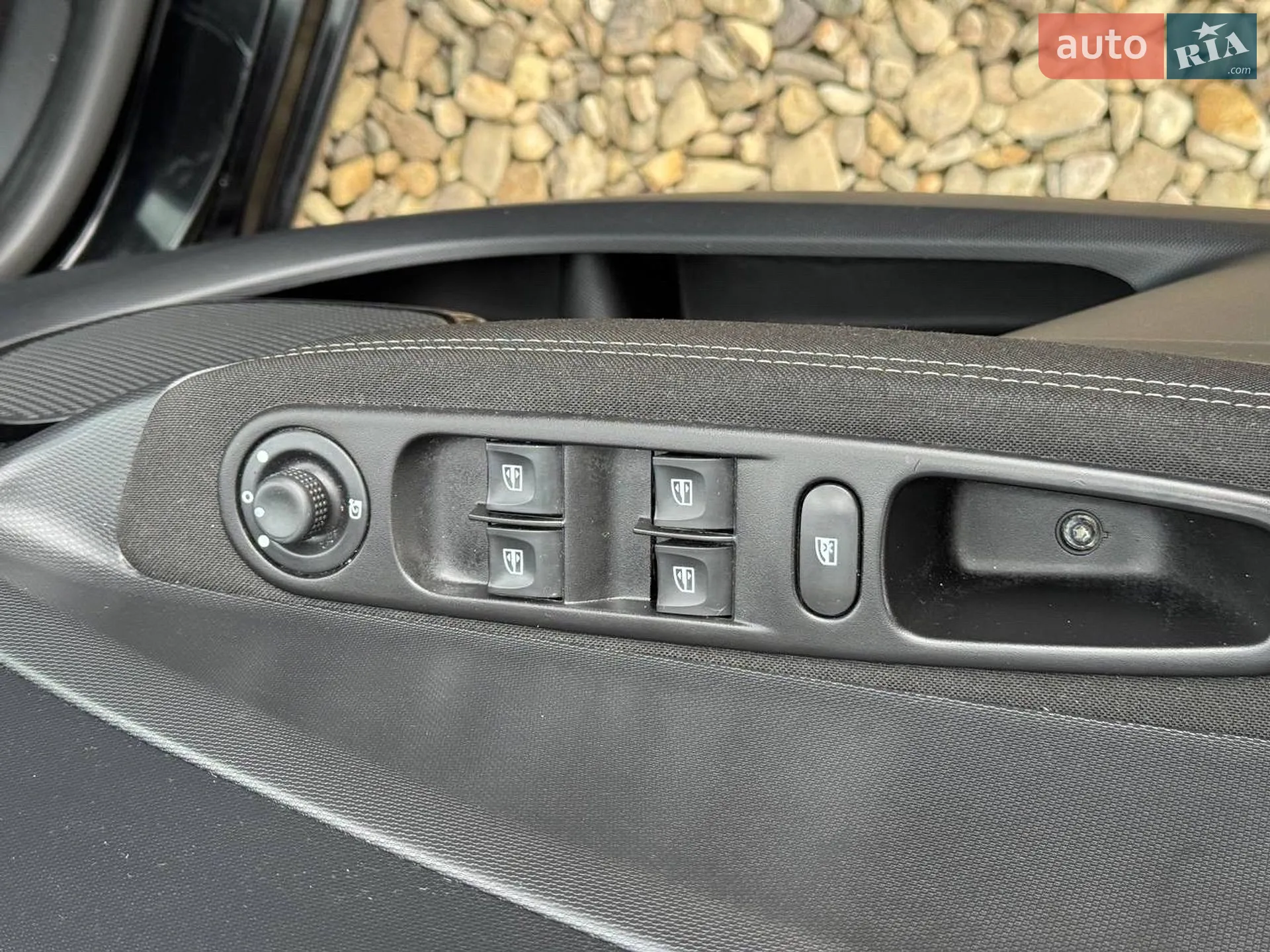 2017 Renault ZOE - мініатюра 30