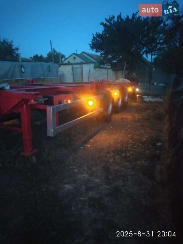 Контейнеровоз Renders BPW eco 2001 в Одессе