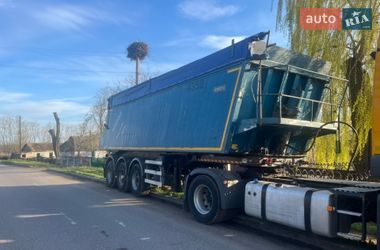 Самоскид напівпричіп Renders SAF 2001 в Гайсину