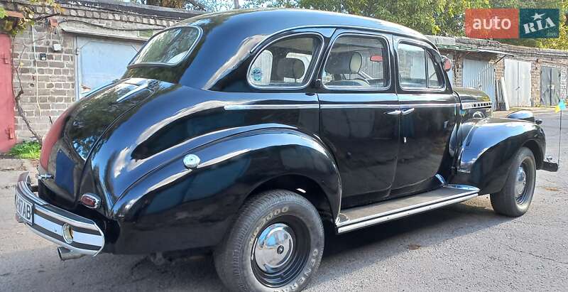 Седан Ретро автомобілі Класичні 1940 в Дніпрі