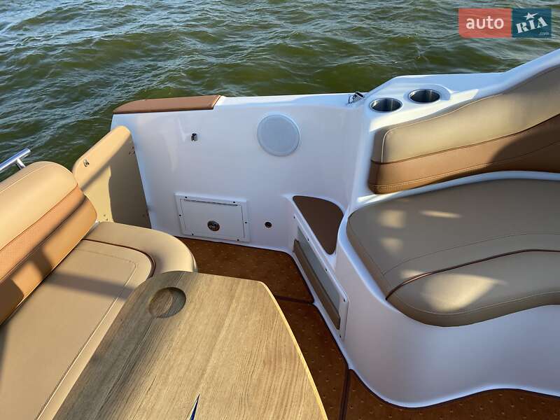 Катер Rinker 250 2006 в Білгороді-Дністровському