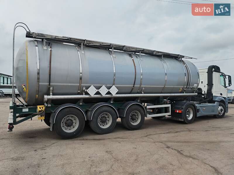 Цистерна напівпричіп Rinnen S-NA 1997 в Олександрії