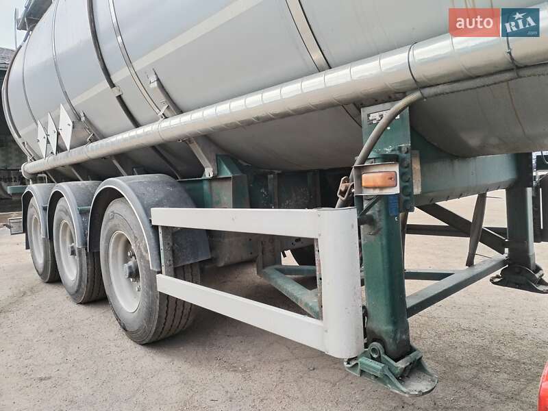 Цистерна напівпричіп Rinnen S-NA 1997 в Олександрії