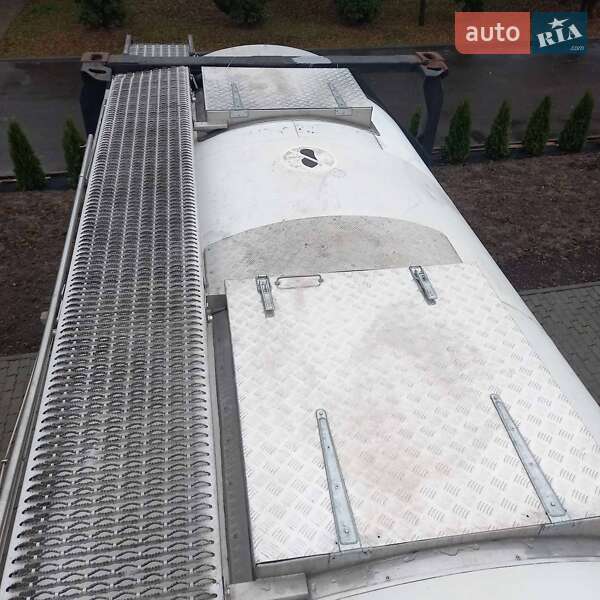 Цистерна напівпричіп Rinnen S-NA 1998 в Івано-Франківську