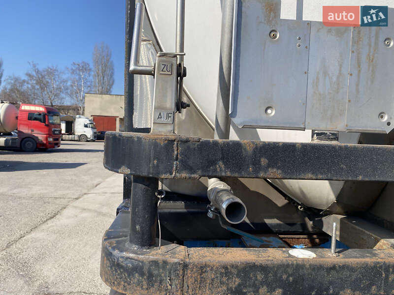 Цистерна полуприцеп Rinnen S-NA 1996 в Одессе