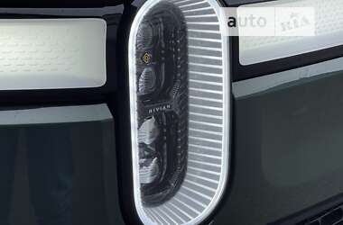 Внедорожник / Кроссовер Rivian R1S 2023 в 