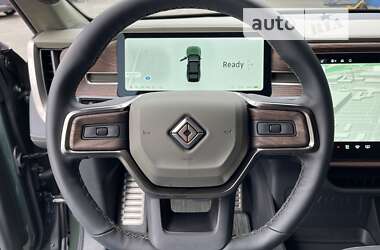 Внедорожник / Кроссовер Rivian R1S 2023 в 