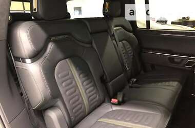 Седан Rivian R1S 2024 в 