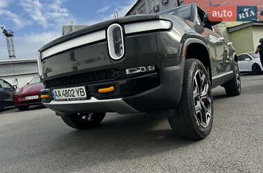 Внедорожник / Кроссовер Rivian R1S 2022 в 