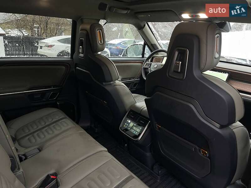 Внедорожник / Кроссовер Rivian R1S 2023 в Луцке
