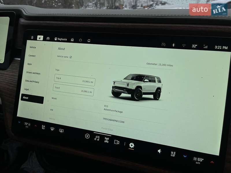 Внедорожник / Кроссовер Rivian R1S 2023 в Луцке