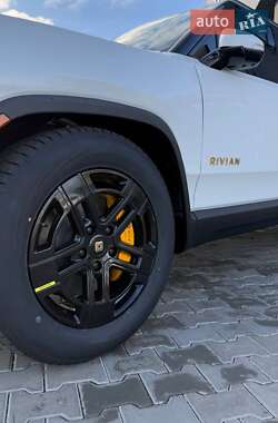 Внедорожник / Кроссовер Rivian R1S 2023 в Киеве