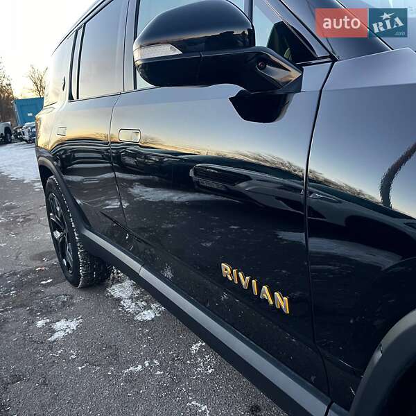 Внедорожник / Кроссовер Rivian R1S 2023 в Днепре