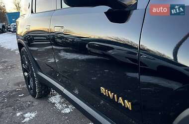 Позашляховик / Кросовер Rivian R1S 2023 в Дніпрі