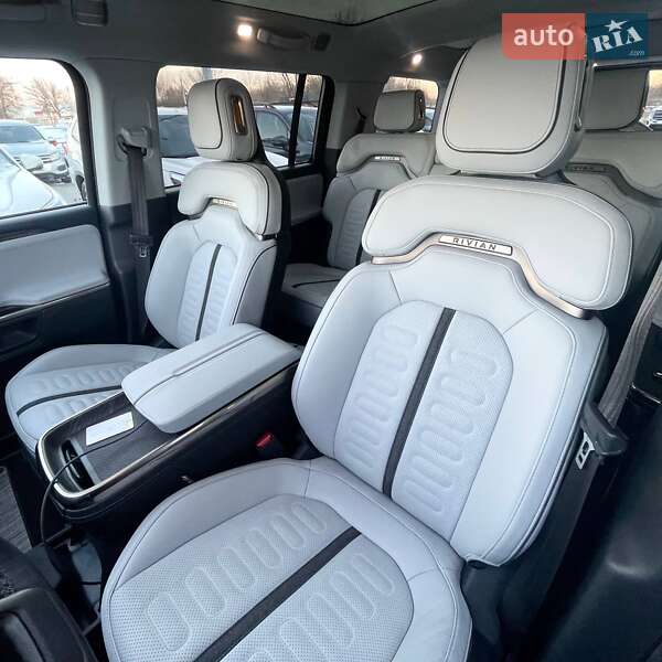 Внедорожник / Кроссовер Rivian R1S 2023 в Днепре