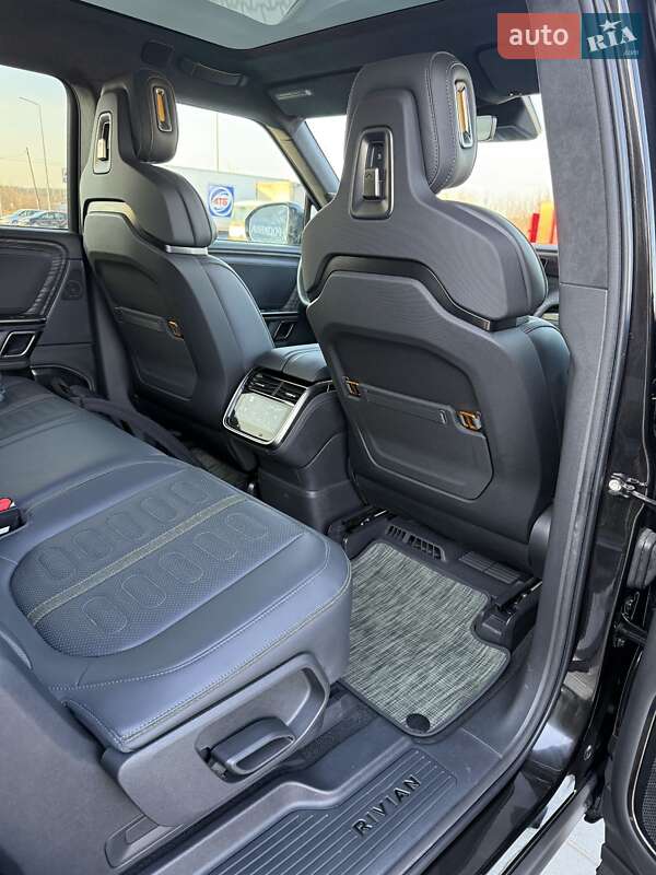 Позашляховик / Кросовер Rivian R1S 2024 в Львові