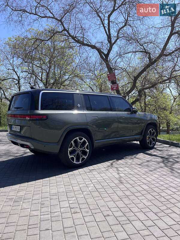 Внедорожник / Кроссовер Rivian R1S 2023 в Киеве