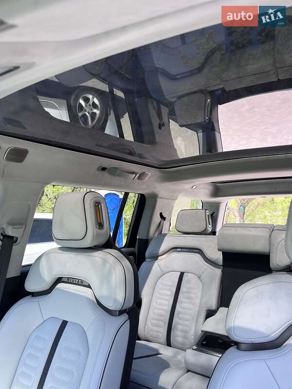 Внедорожник / Кроссовер Rivian R1S 2023 в Киеве