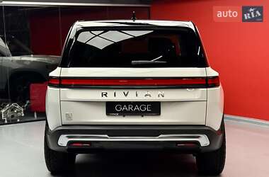 Внедорожник / Кроссовер Rivian R1S 2023 в 
