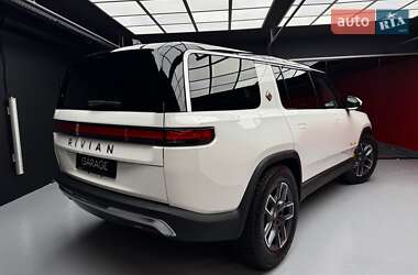 Внедорожник / Кроссовер Rivian R1S 2023 в 