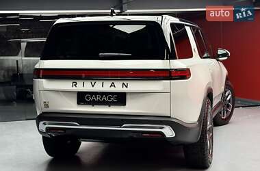 Внедорожник / Кроссовер Rivian R1S 2023 в 
