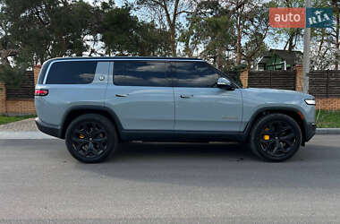 Позашляховик / Кросовер Rivian R1S 2023 в 