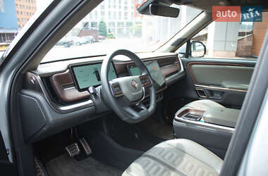 Внедорожник / Кроссовер Rivian R1S 2023 в 