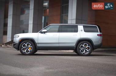 Внедорожник / Кроссовер Rivian R1S 2023 в 