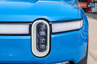 Внедорожник / Кроссовер Rivian R1S 2017 в 