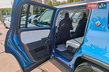 Внедорожник / Кроссовер Rivian R1S 2017 в 