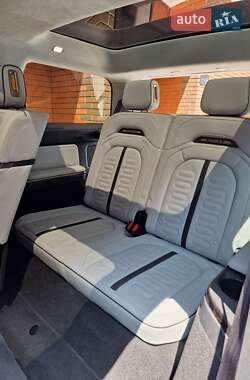 Внедорожник / Кроссовер Rivian R1S 2023 в 