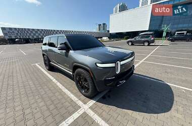 Универсал Rivian R1S 2023 в 