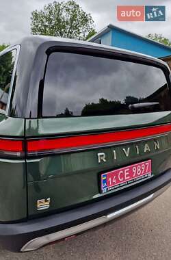 Внедорожник / Кроссовер Rivian R1S 2023 в 