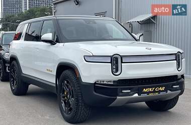 Внедорожник / Кроссовер Rivian R1S 2022 в 